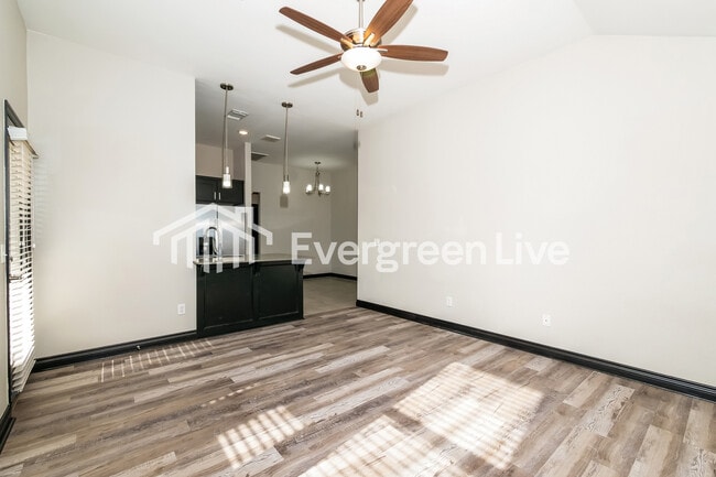 Photo - 10512 NW 35th St