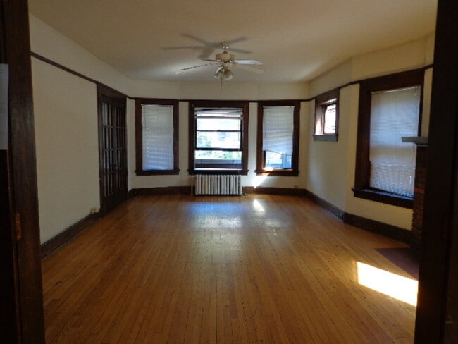 Building Photo - 111 E Gorham St Unit 2 Rental