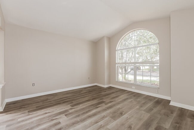 Photo - 433 Down Pine Dr