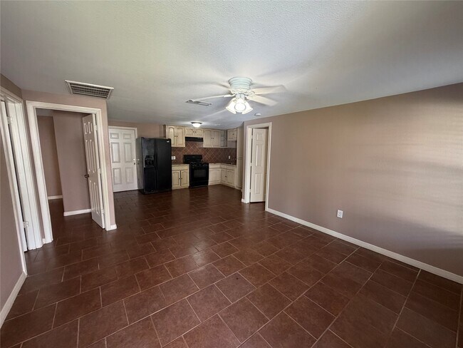 Photo - 1720 Roxella St