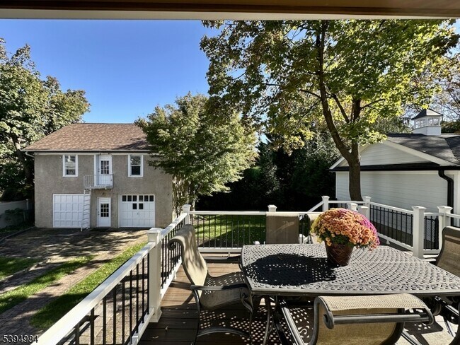 Photo - 12 Maple Ave