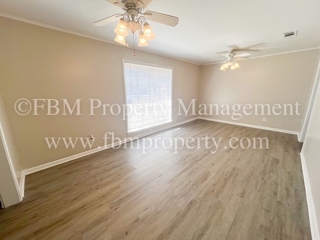 Photo - 1204 Williamsburg Dr
