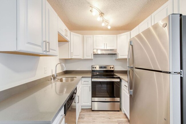 Photo - Fenix 424 by Trion Living