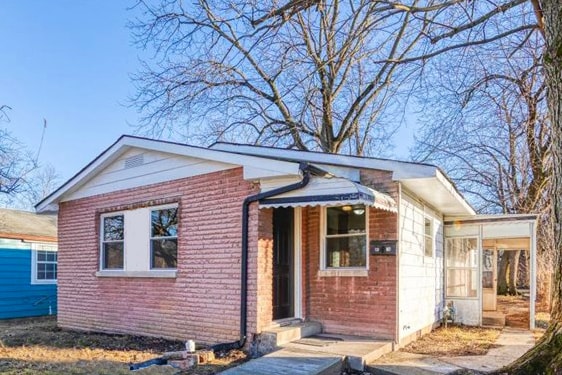 Building Photo - 1367 W Pruitt St