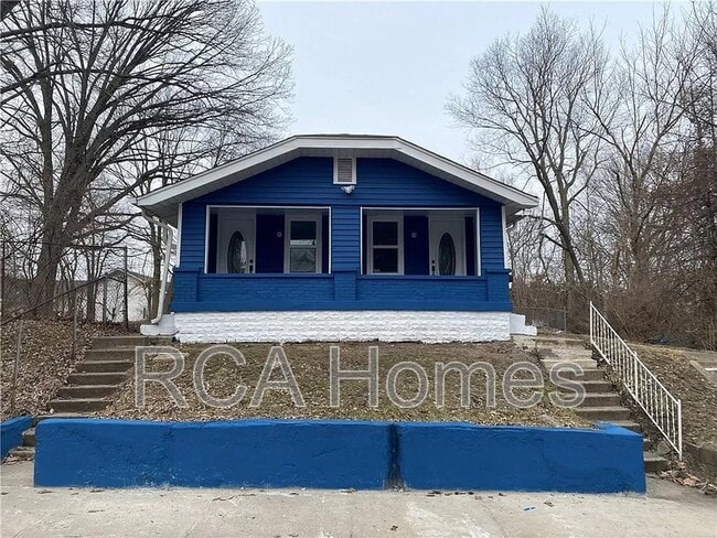 Photo - 834 W 26th St