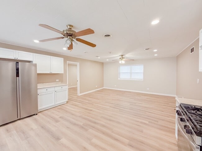 Photo - 106 E State Rd