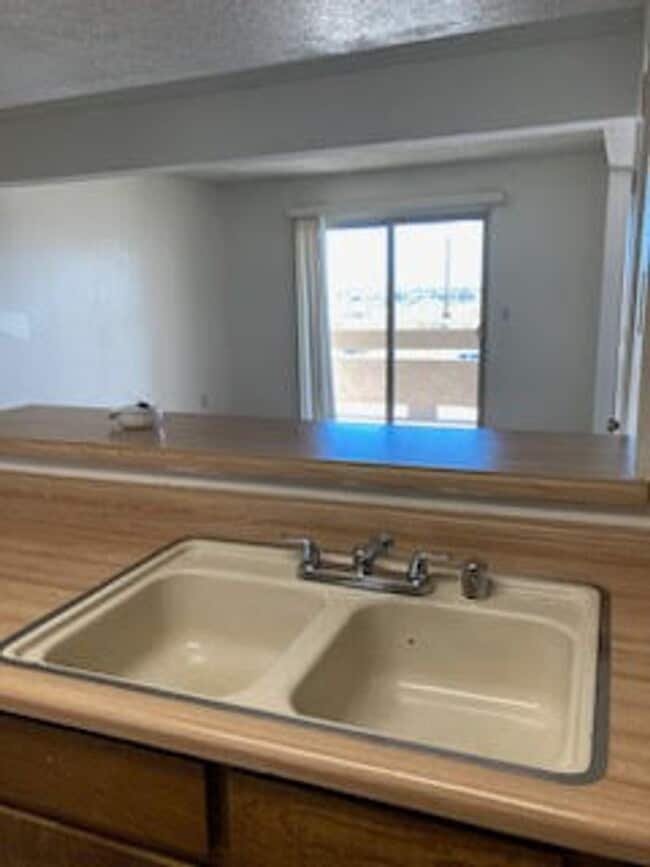 Laughlin Bay Village 2 Bedroom Condo! House Rental in Laughlin, NV