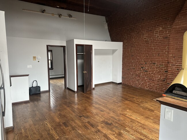 Photo - 46 Warren St Unit 1