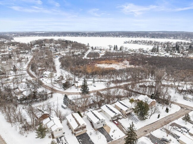 Building Photo - Pet-Friendly Retreat in Twin Lakes Availab... Rental