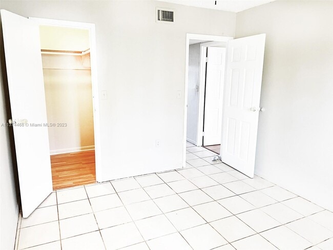 Building Photo - 1758 NW 55th Ave Unit 103 Rental