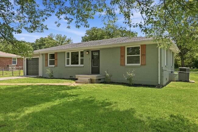 Photo - Pet Friendly Three Bedroom!