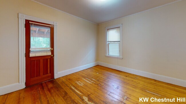 Photo - 192 Hillside St