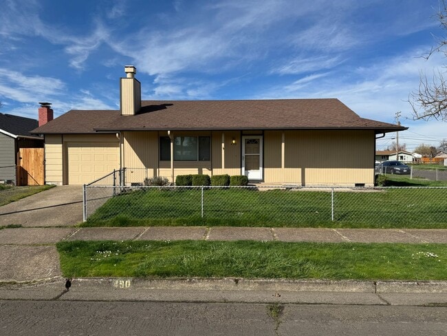 Photo - Updated 2 bed 1 bath duplex in Springfield!