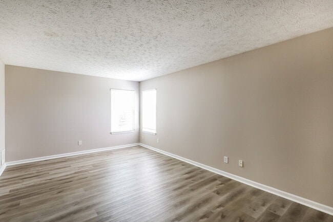 Photo - 841 Durham Way