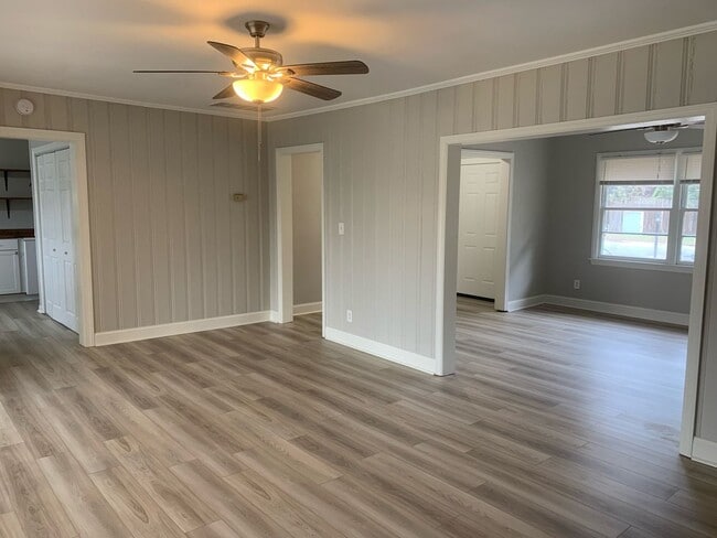 5 Berkley Pl