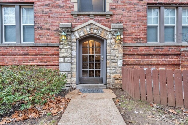 Building Photo - 7557 Buckingham Dr Rental