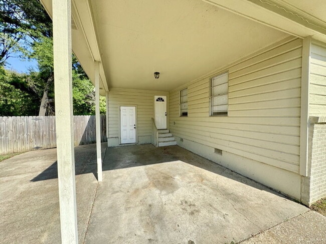 Photo - 3176 Beauchamp Dr