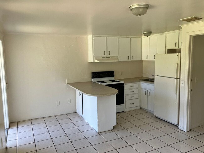 Photo - Cozy 1BR/1BA duplex with a Den, Ceramic Ti...