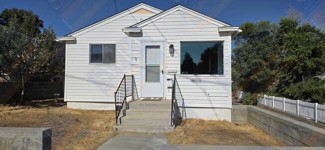 Building Photo - 816 Walnut St Rental