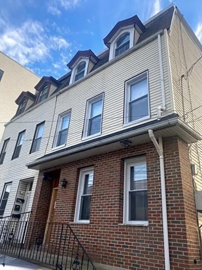 Photo - 151 Culver Ave Unidad 3 Rental