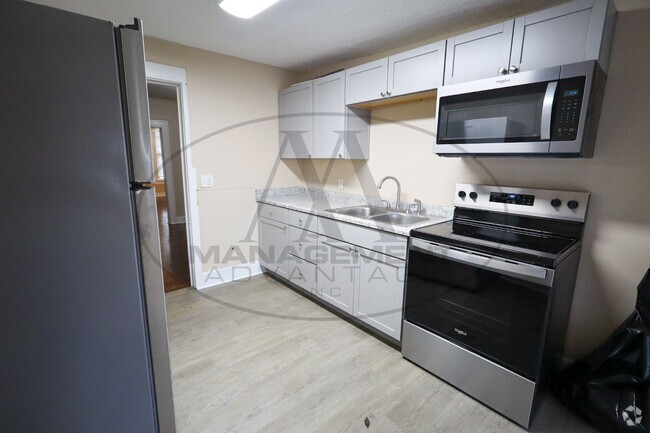 Building Photo - 1009-1011 S 12th St- Unit 1009 S 12th Rental