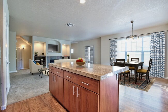 Photo - Springwater Crossing