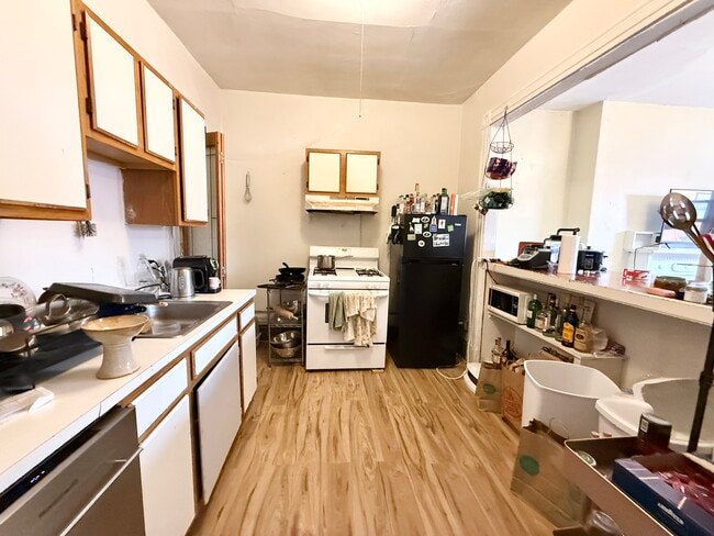 Building Photo - 26 Symphony Rd Unit 4