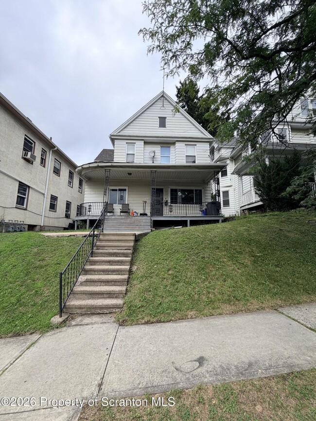 Building Photo - 1607 Mulberry St