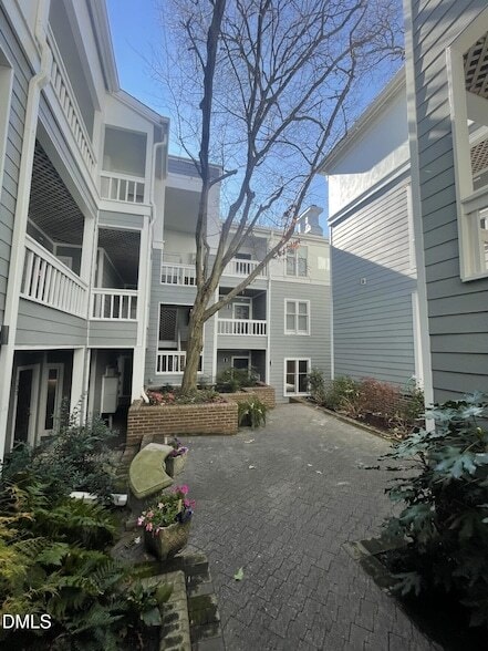 Photo - 720 Bishops Park Dr Unit 301