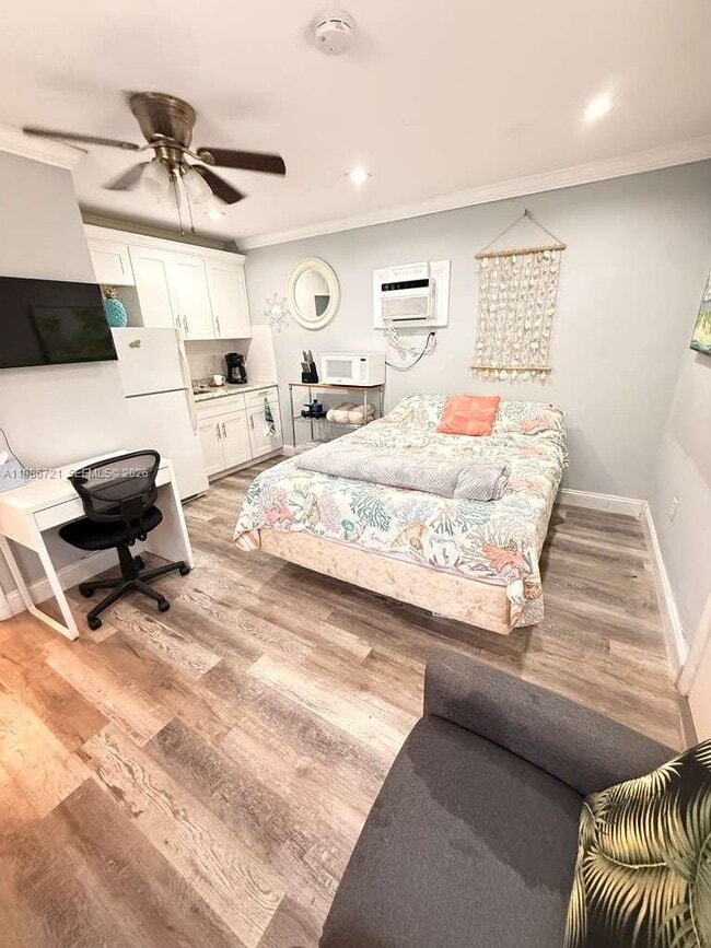 Photo - 57 NE 24th St Unidad Cottage