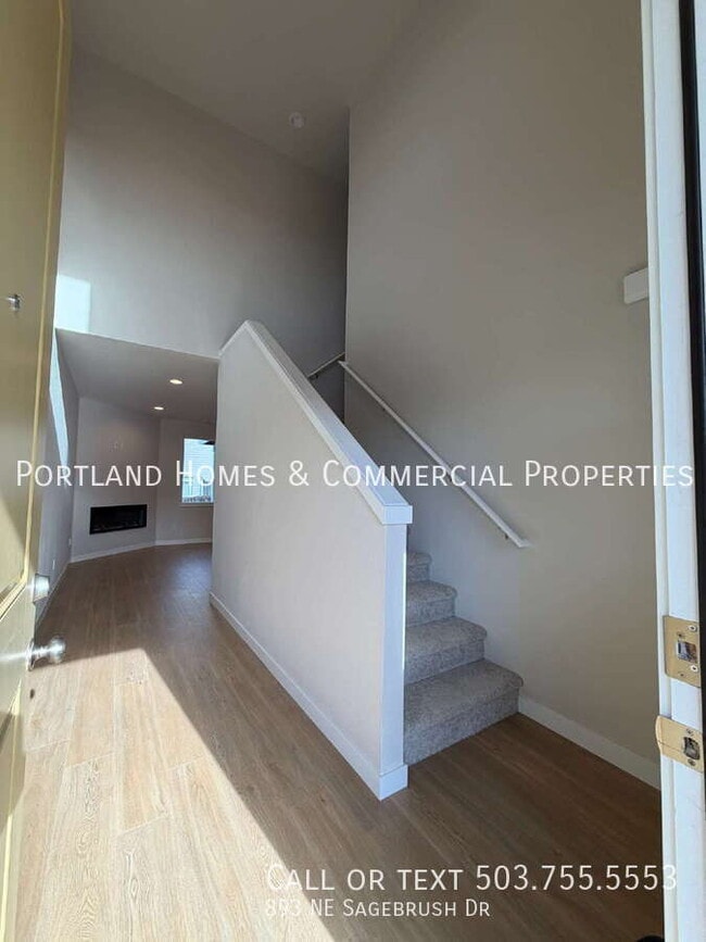 Photo - 893 NE Sagebrush Dr