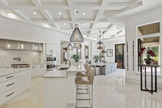 10372 Kensington Shore Dr