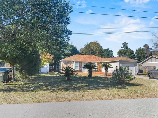 Building Photo - 115 Christopher Dr