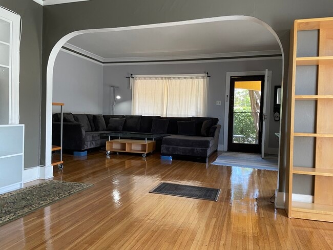 Living Room - 849 N Sycamore Ave Unit 849 N Sycamore Ave