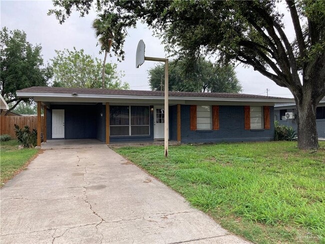 Building Photo - 2204 Camellia Ave