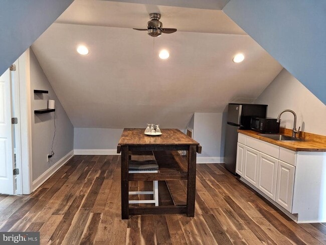 Photo - 9078 Knoll Run Ln