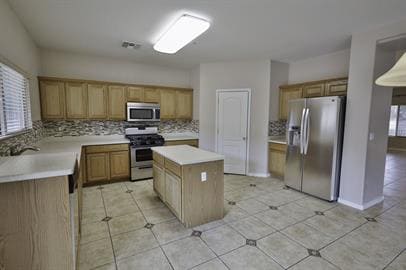 Photo - SUPER LARGE HOME!!