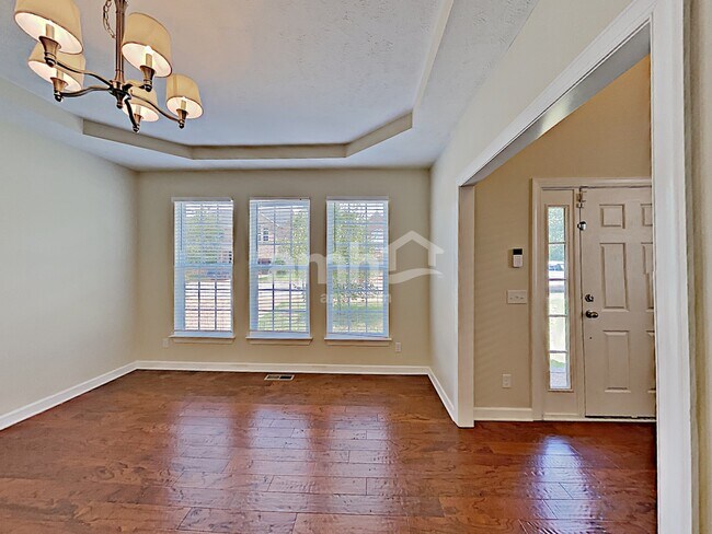 Photo - 6943 Calderwood Dr