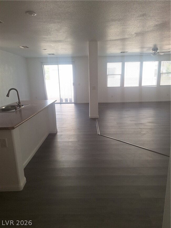 Photo - 304 Raptors View Ave