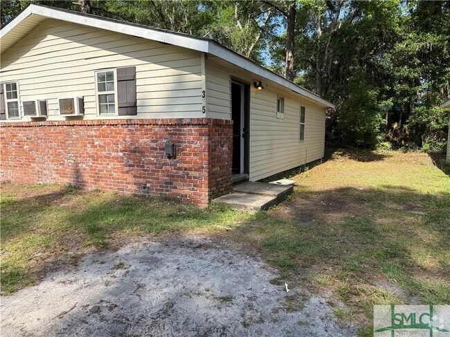 Building Photo - 315 Strickland St Rental