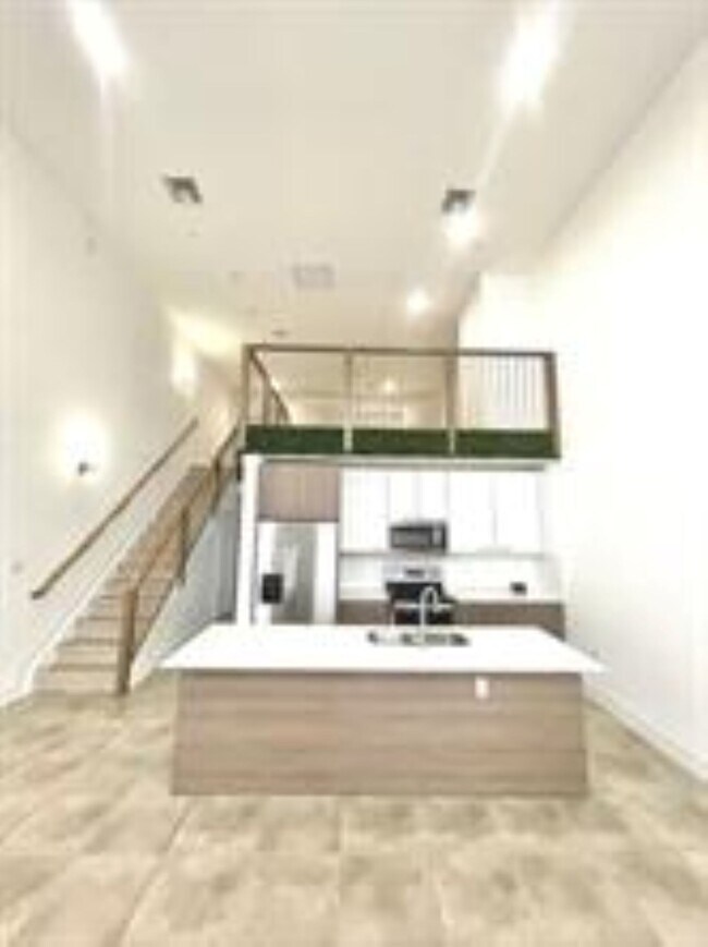 Photo - 3455 NE 5th Ave