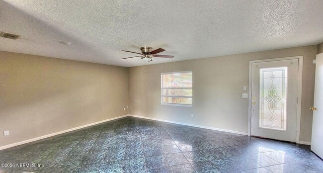 Photo - 2472 Fernside Rd