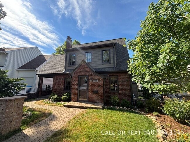 Photo - 2412 Alberta Ave SW