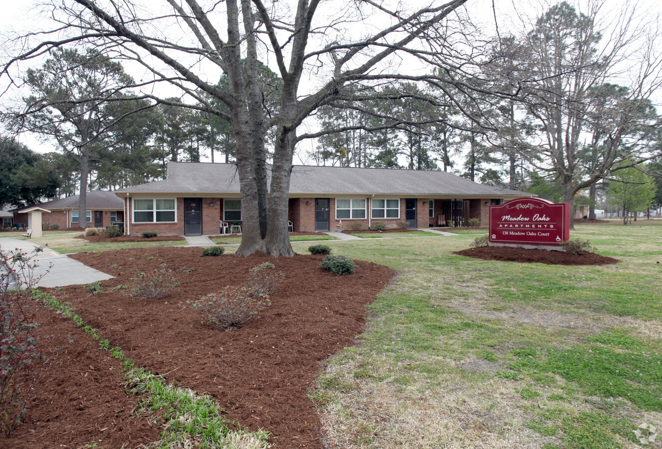 Photo - Meadow Oaks Apartments