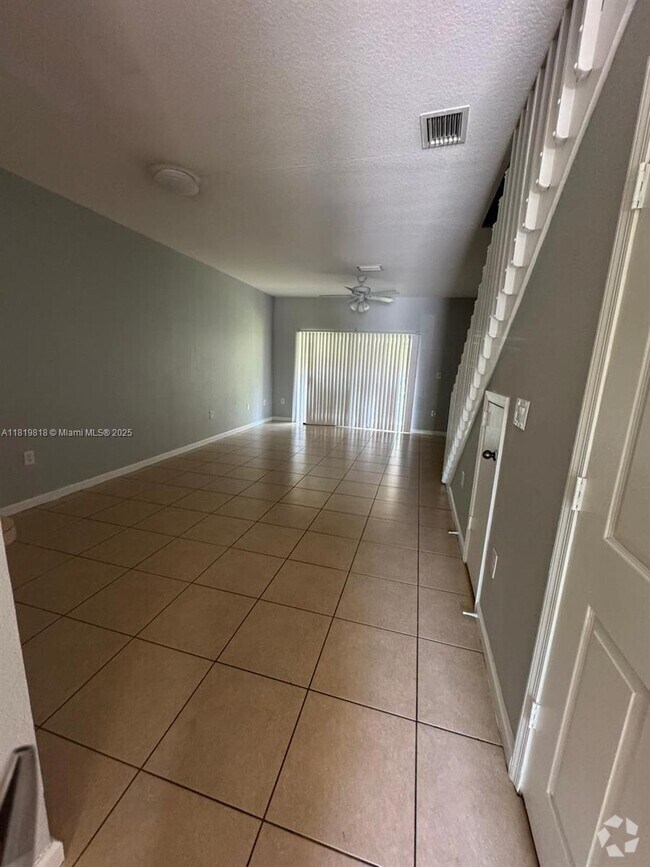 Building Photo - 8811 S Isles Cir Unit 8811 Rental