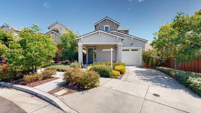 Building Photo - Coming Soon! Beautiful 3 bedroom 2.5 bath ... Rental