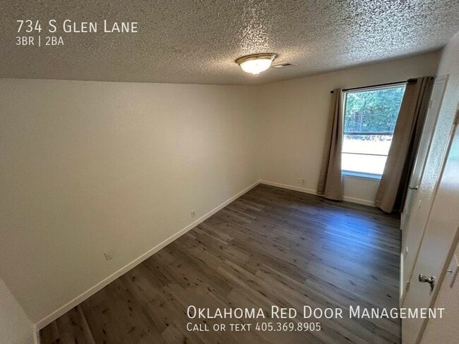 Photo - 734 S Glen Ln