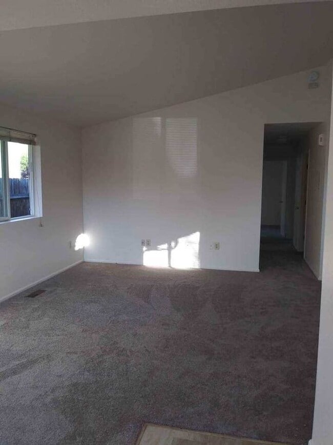 Photo - 3 bedroom 2 bath home close to downtown