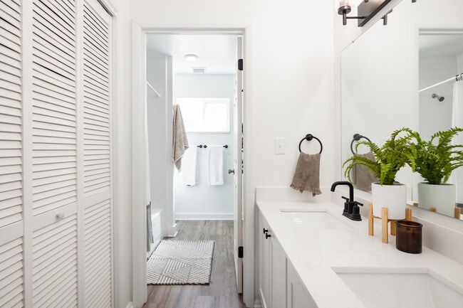 Photo - Sierra Ridge