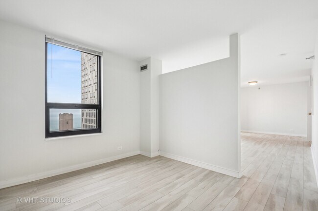 Photo - 401 E Ontario St Unidad 3105